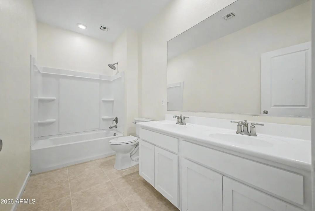 Real Estate Picture 18