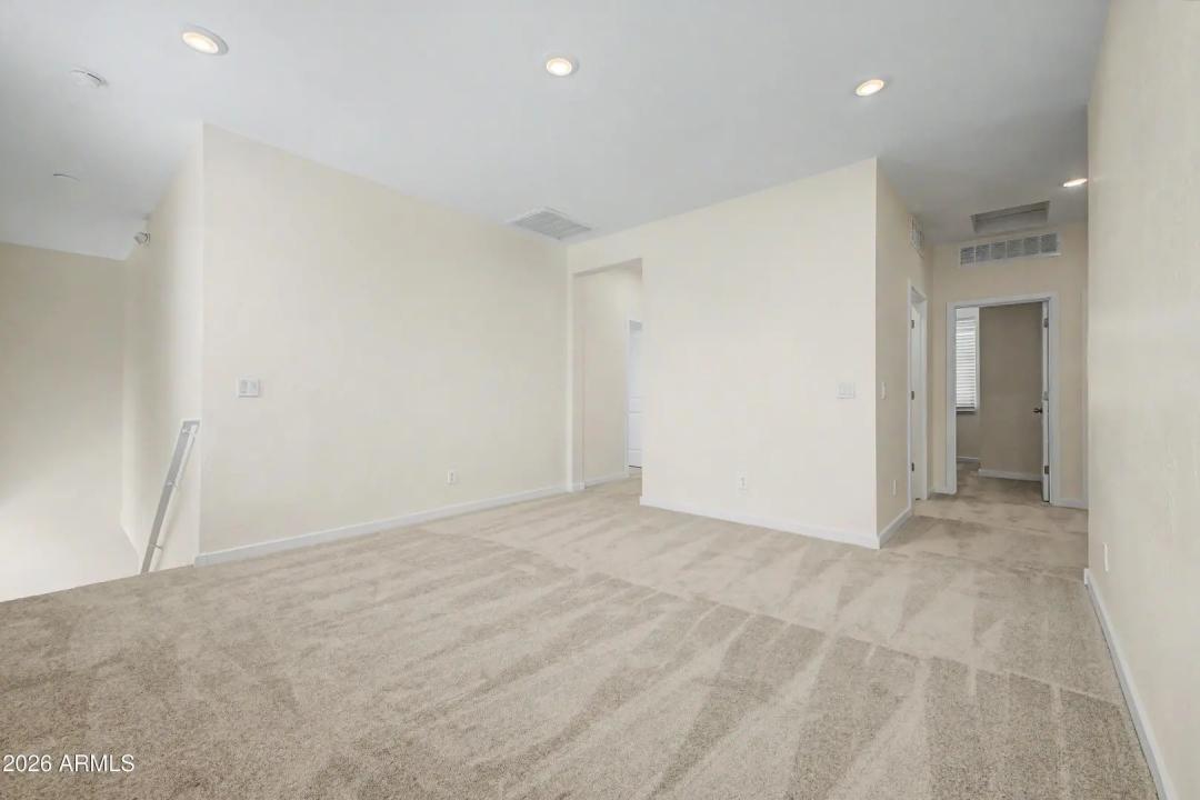 Real Estate Picture 12
