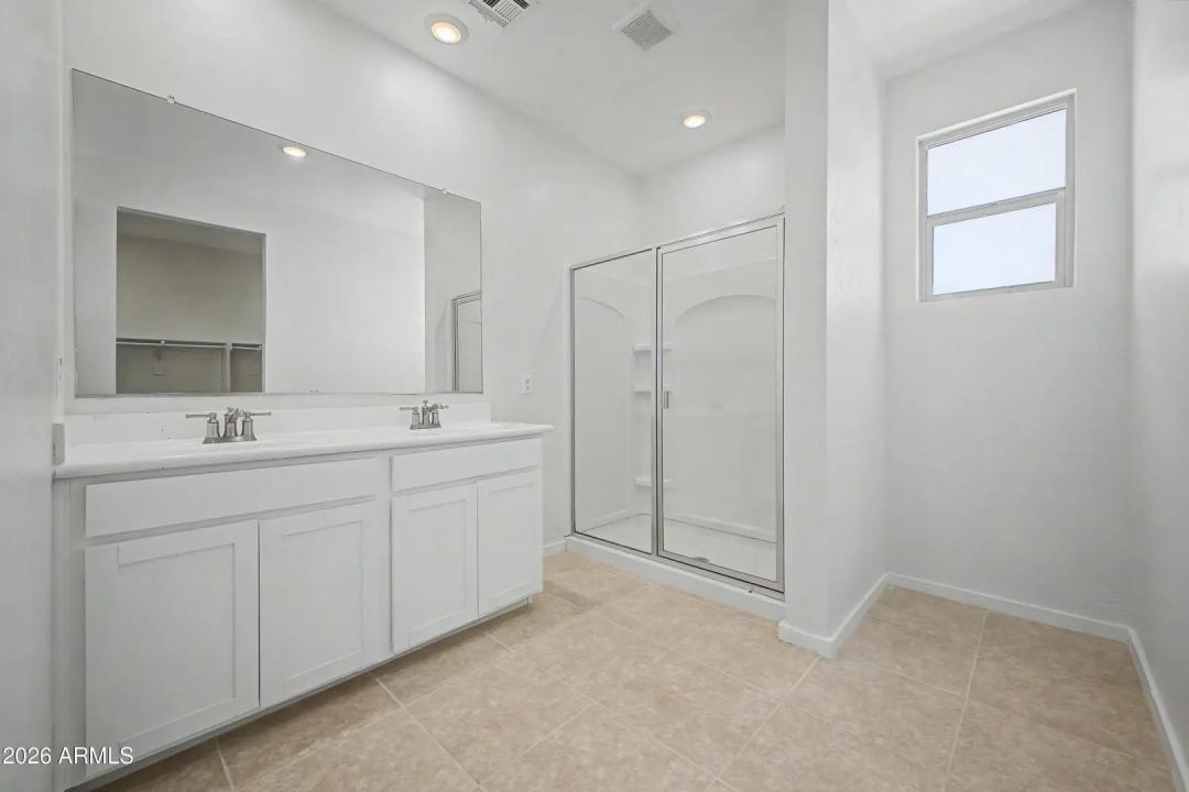 Real Estate Picture 15