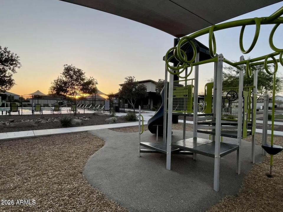 Real Estate Picture 43