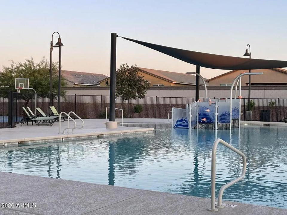 Real Estate Picture 30