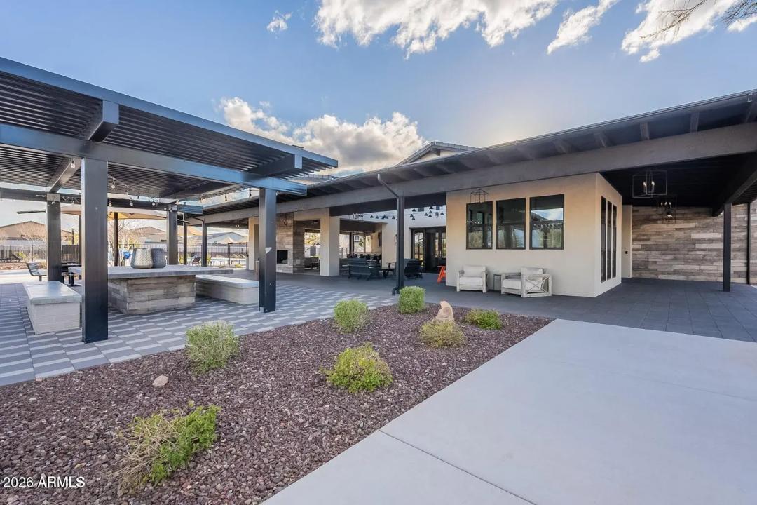 Real Estate Picture 33