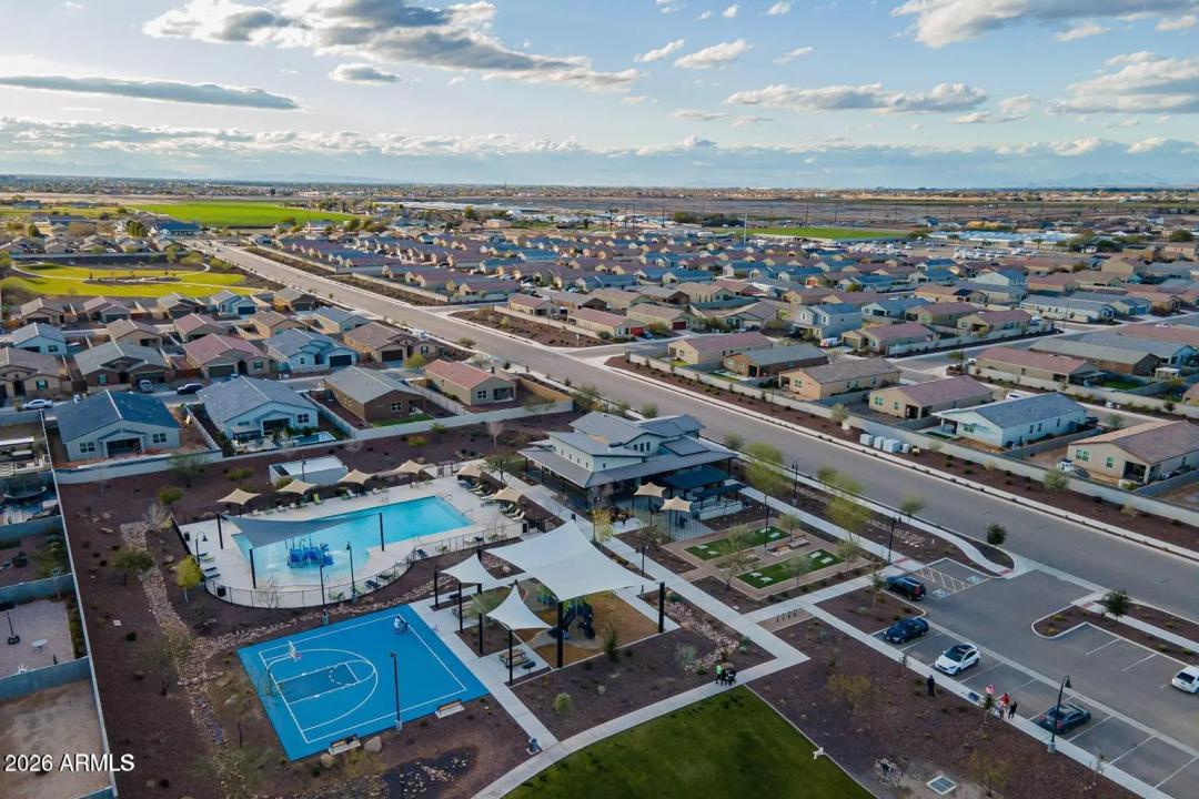 Real Estate Picture 27