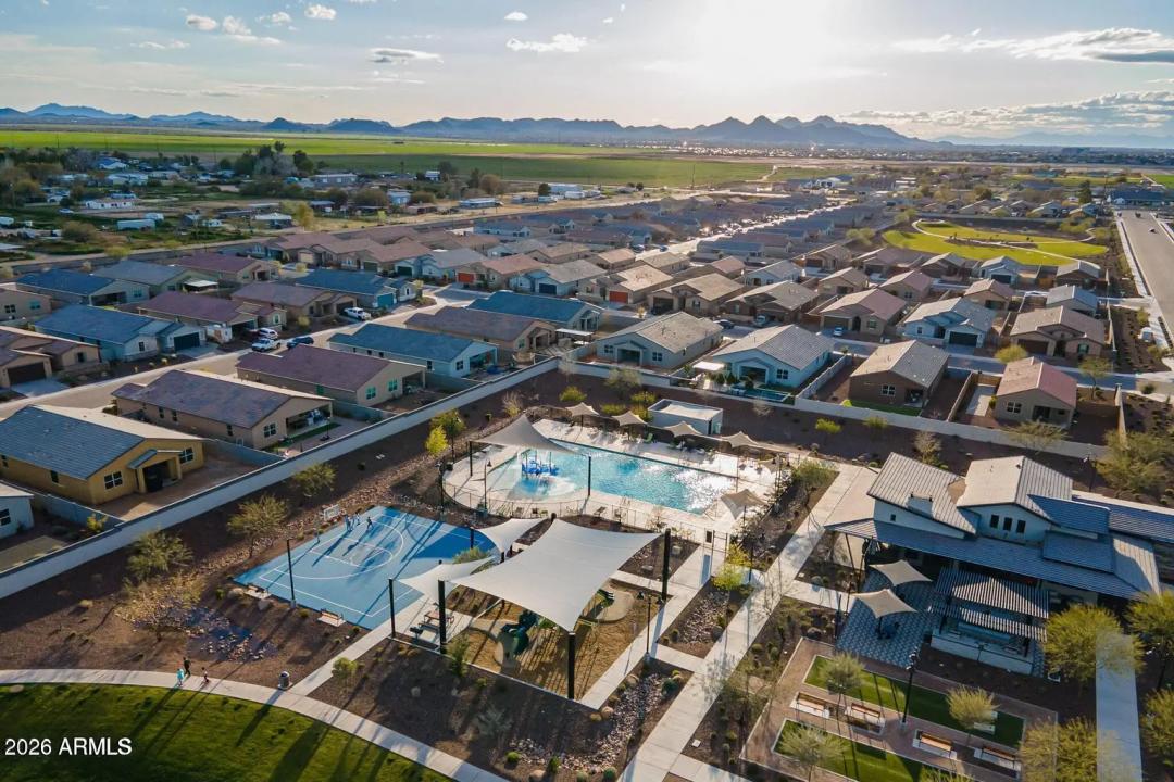Real Estate Picture 26
