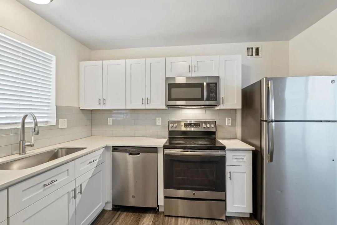 Real Estate Picture 1