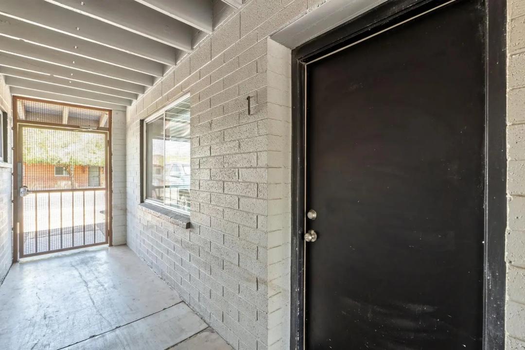 Real Estate Picture 3