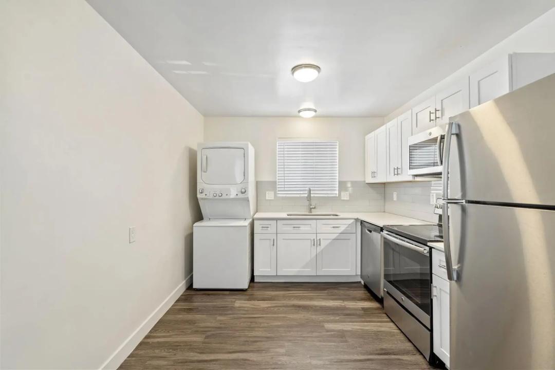 Real Estate Picture 8