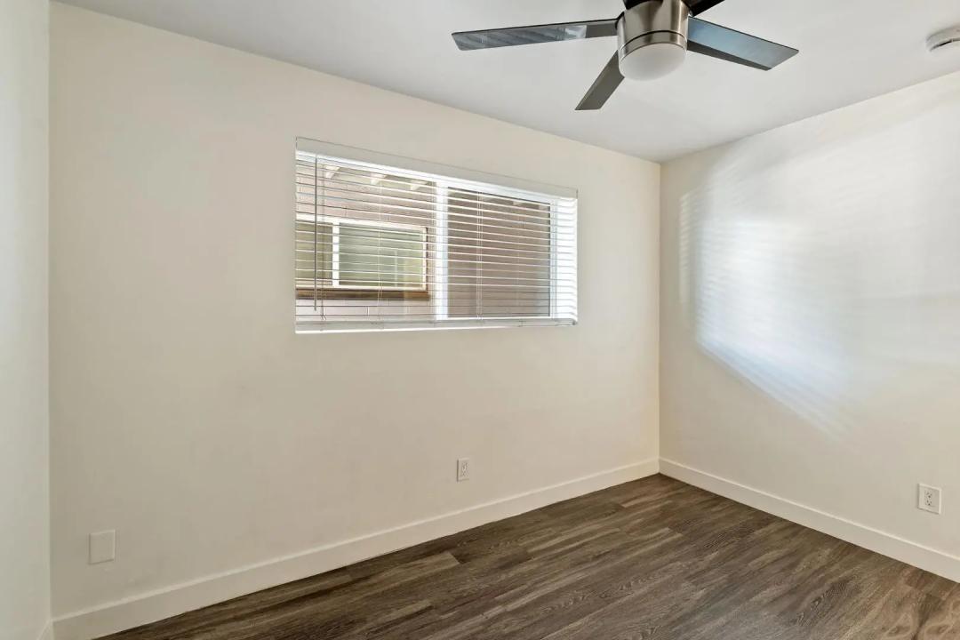 Real Estate Picture 9