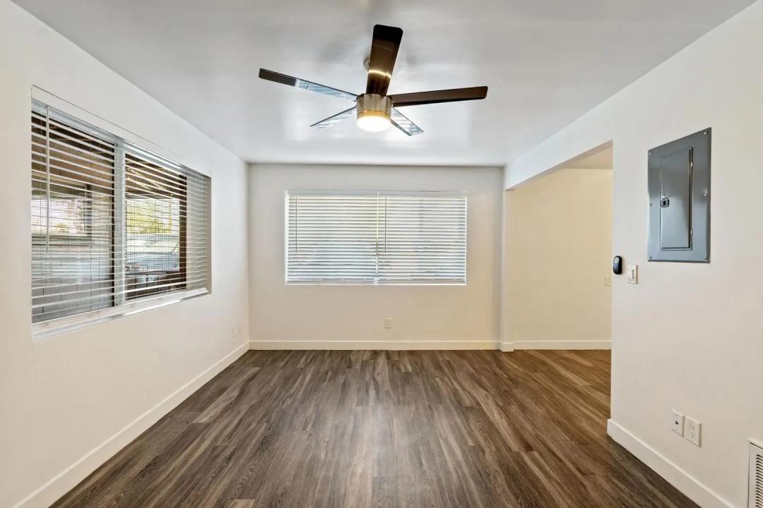 Real Estate Picture 10