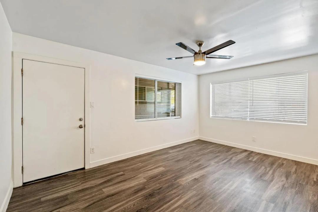 Real Estate Picture 11