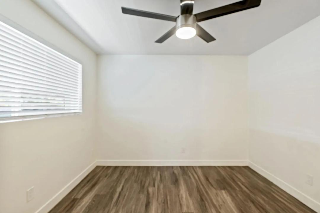 Real Estate Picture 15