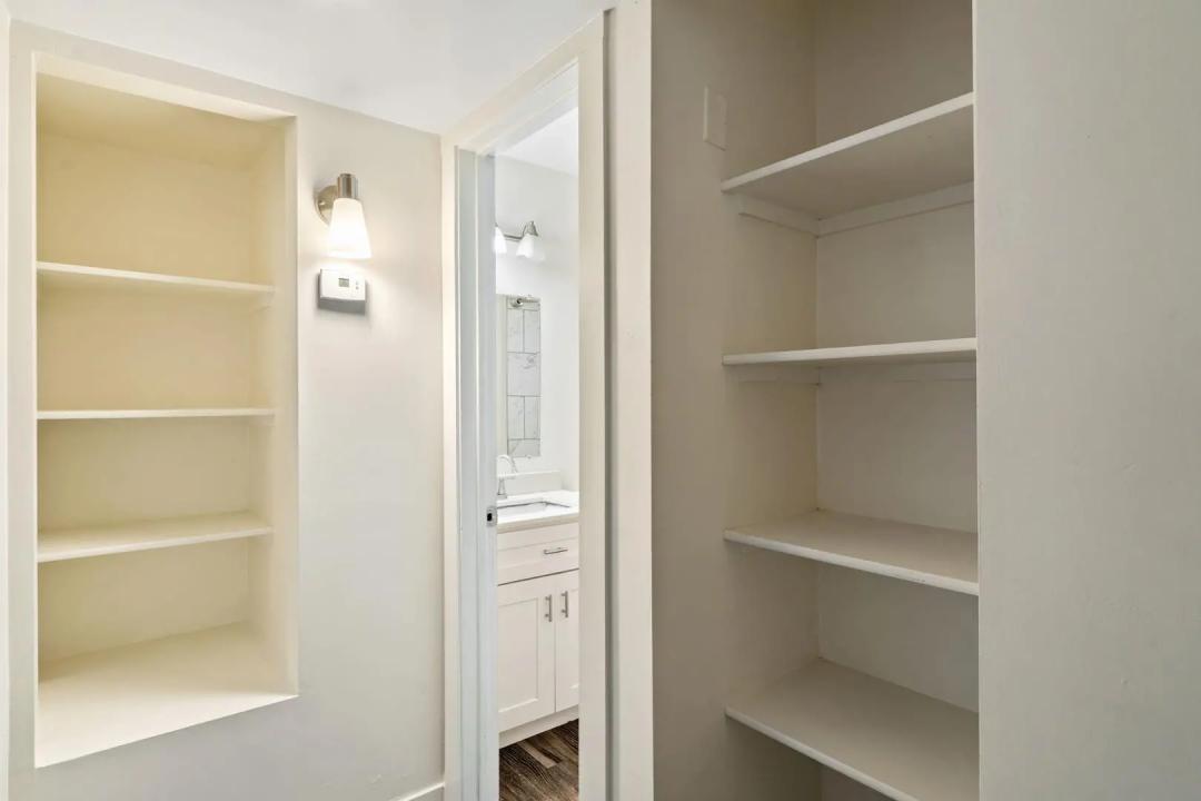 Real Estate Picture 16