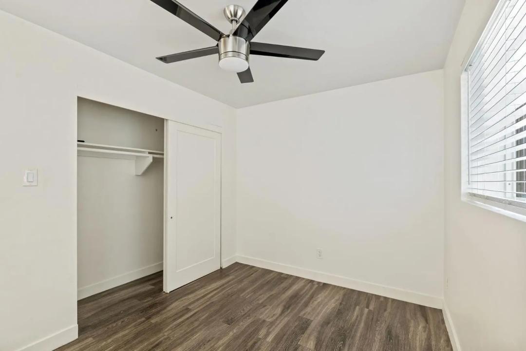 Real Estate Picture 18