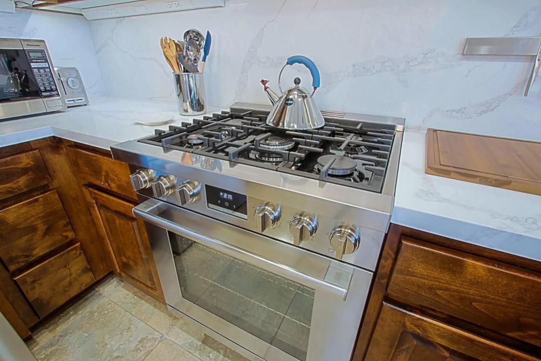 Real Estate Picture 8