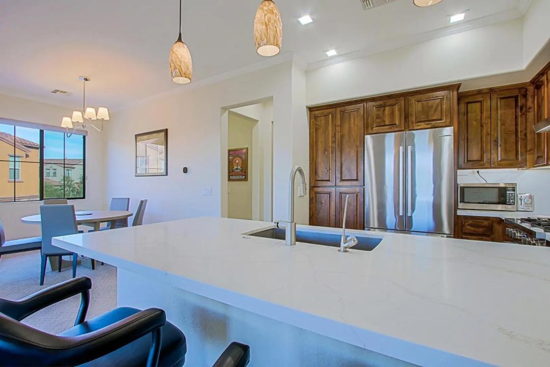 Real Estate Picture 9