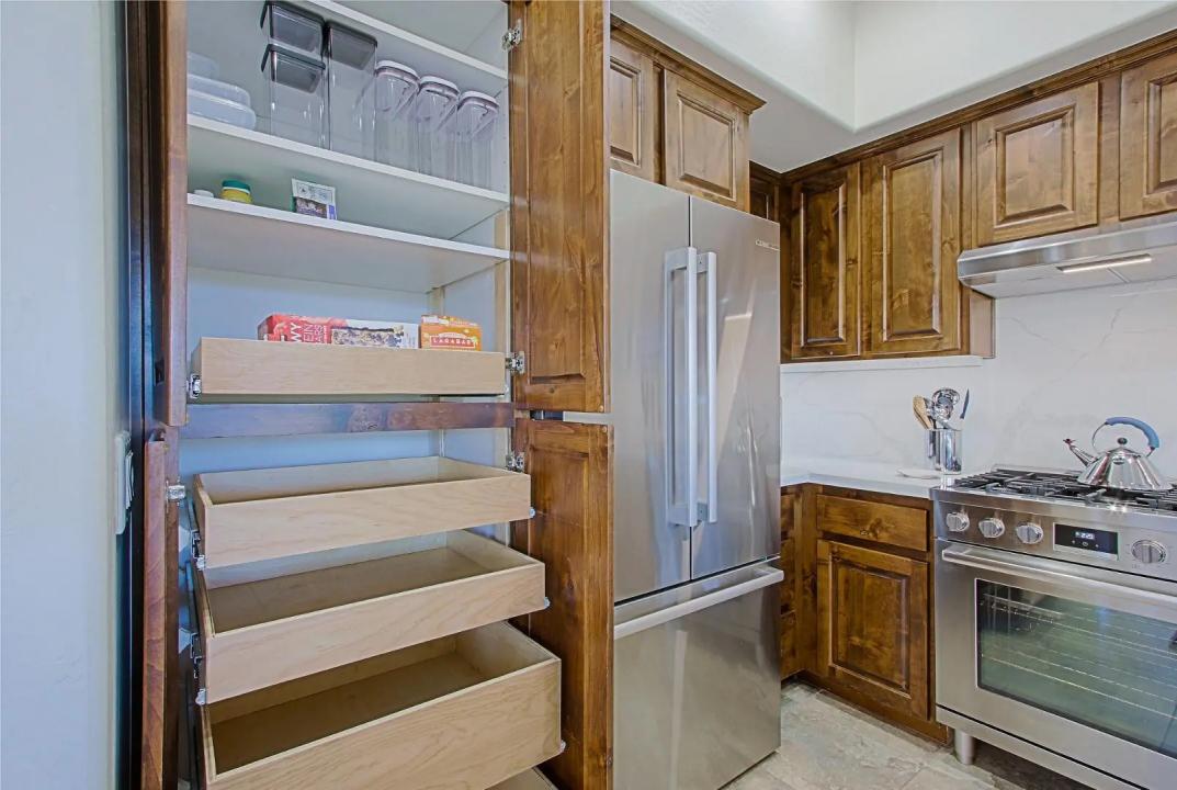 Real Estate Picture 12