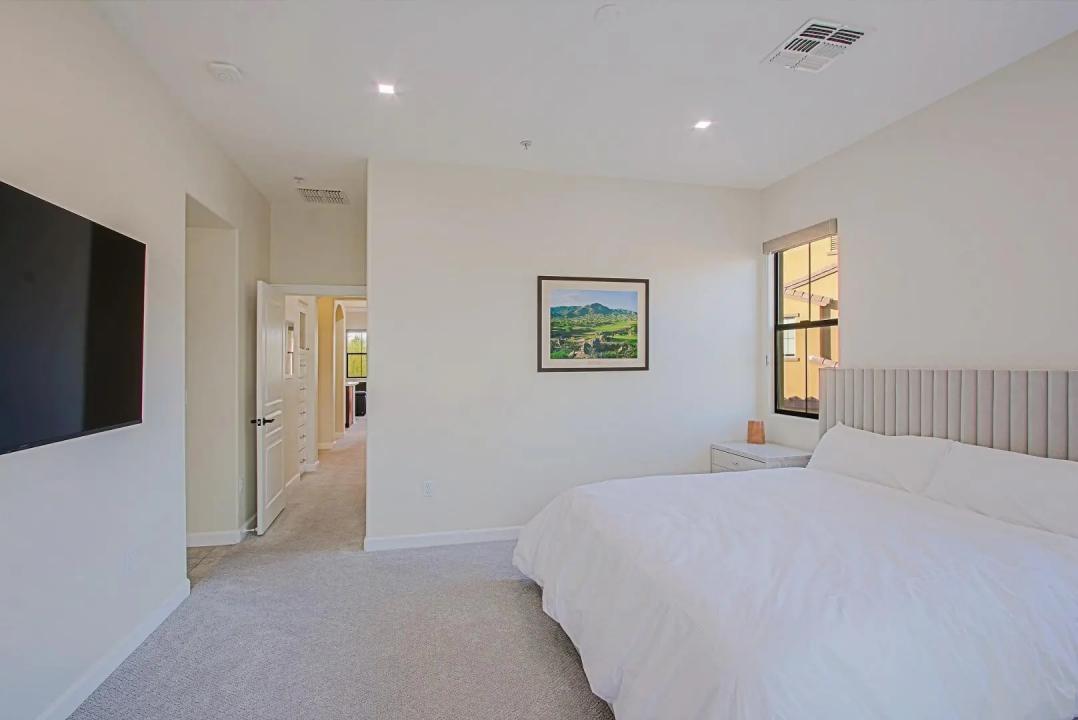 Real Estate Picture 50