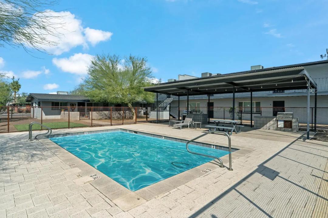 Real Estate Picture 5