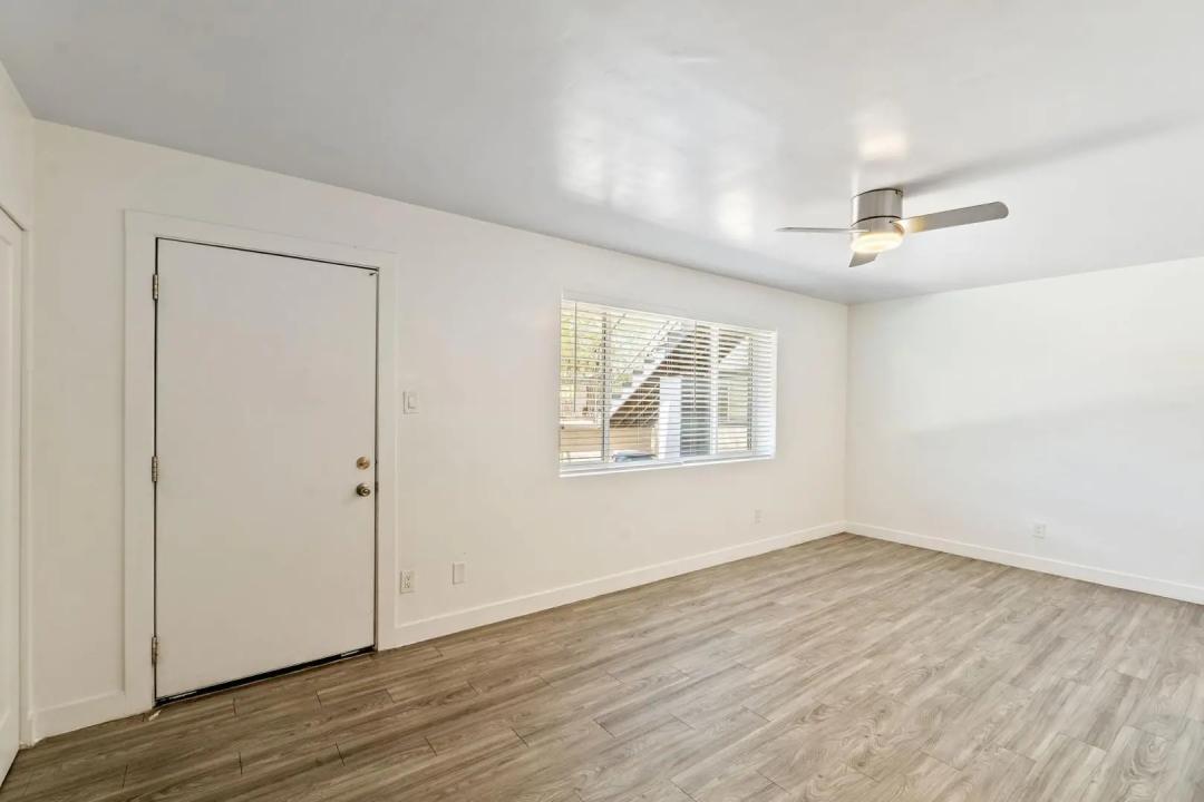 Real Estate Picture 8