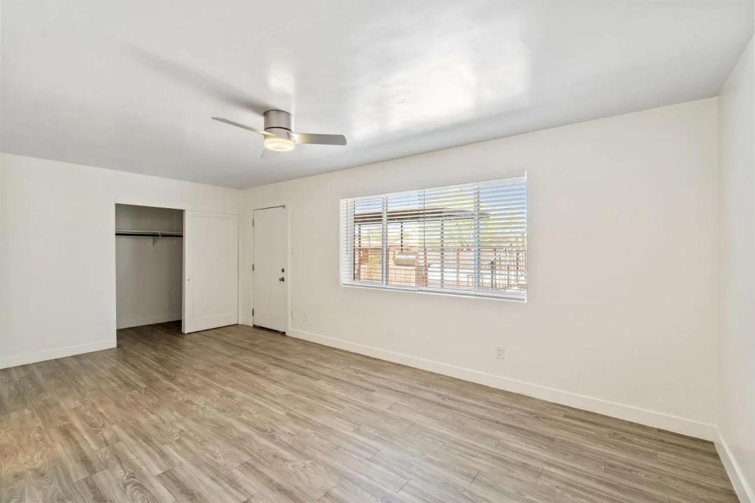 Real Estate Picture 9