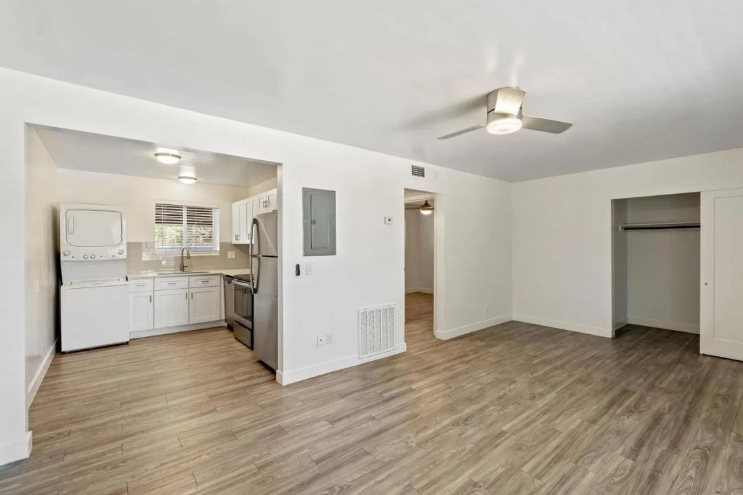 Real Estate Picture 10