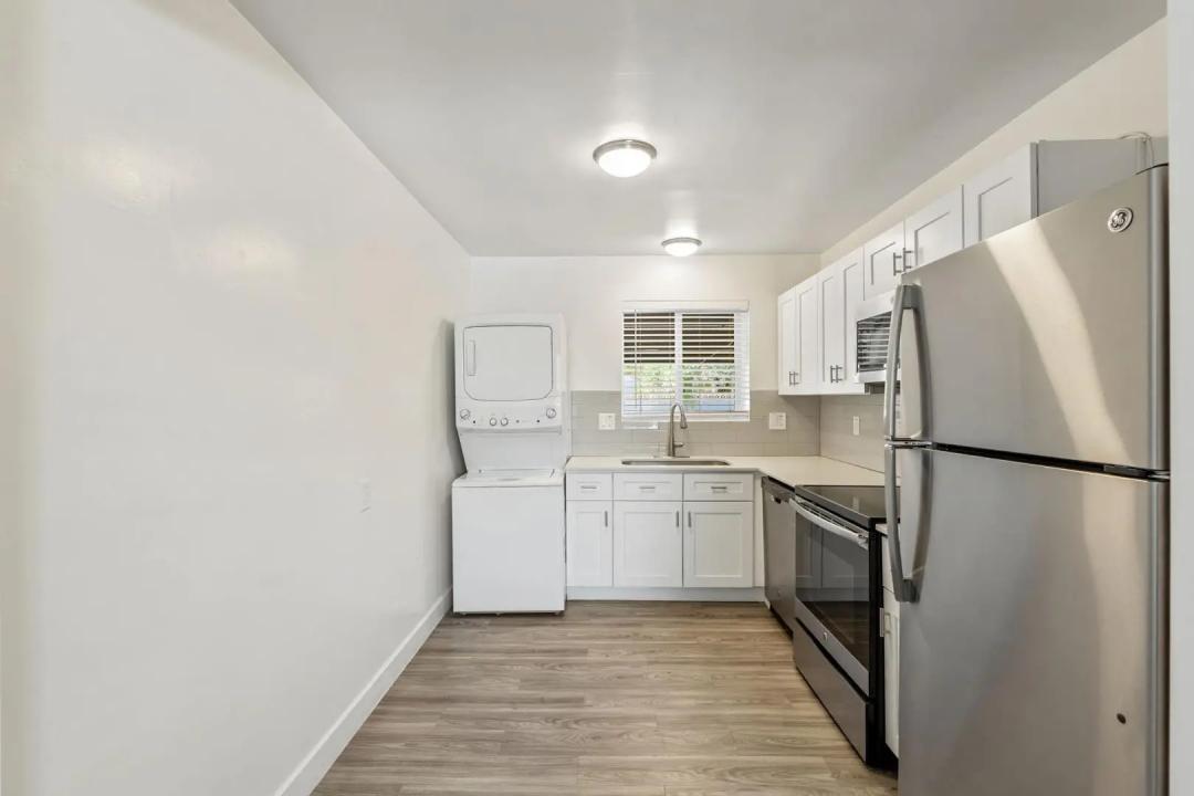 Real Estate Picture 11