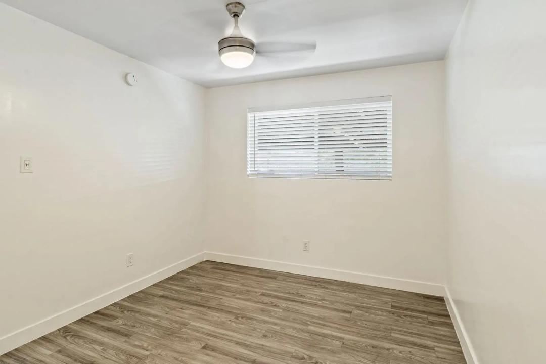 Real Estate Picture 13