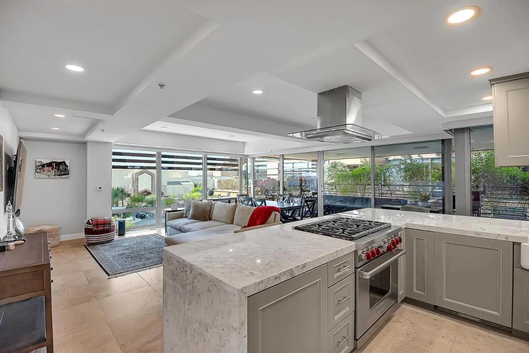 Real Estate Picture 4