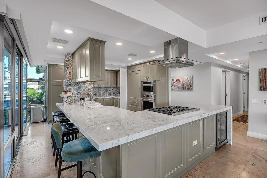 Real Estate Picture 10