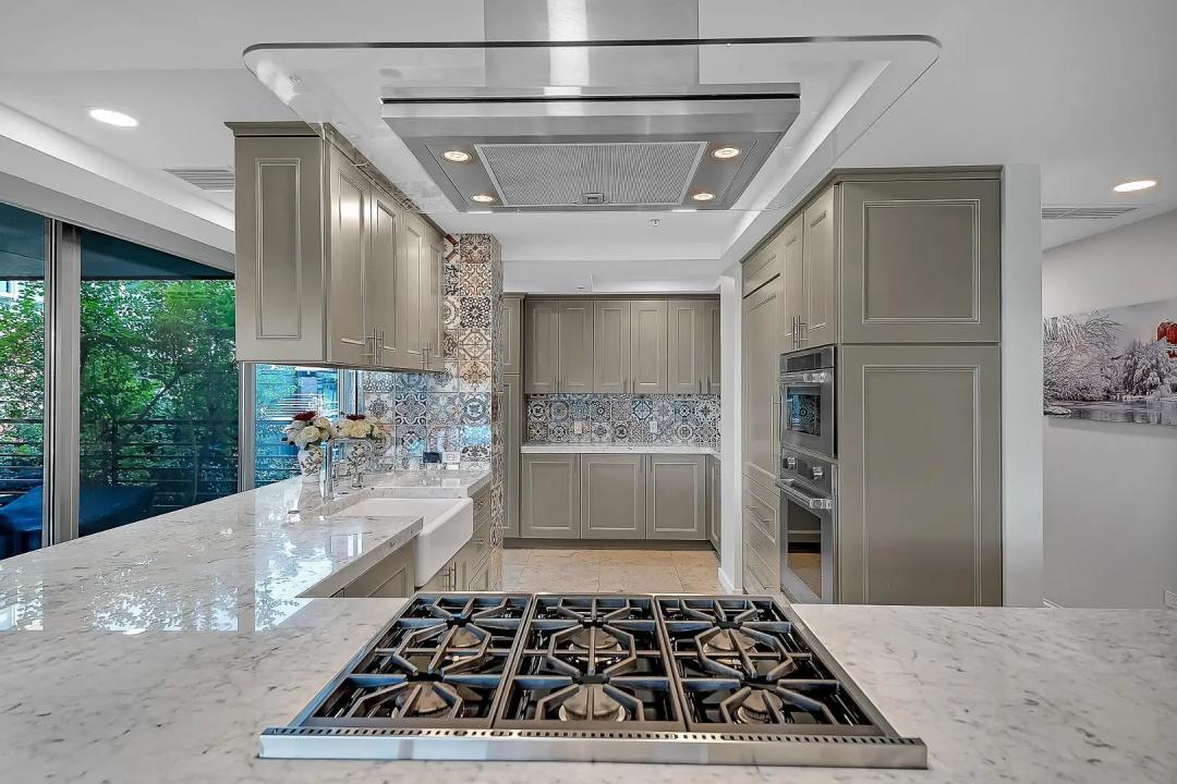 Real Estate Picture 11