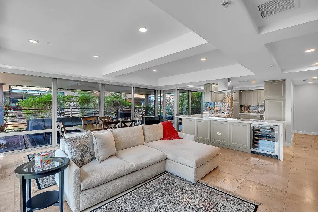 Real Estate Picture 22