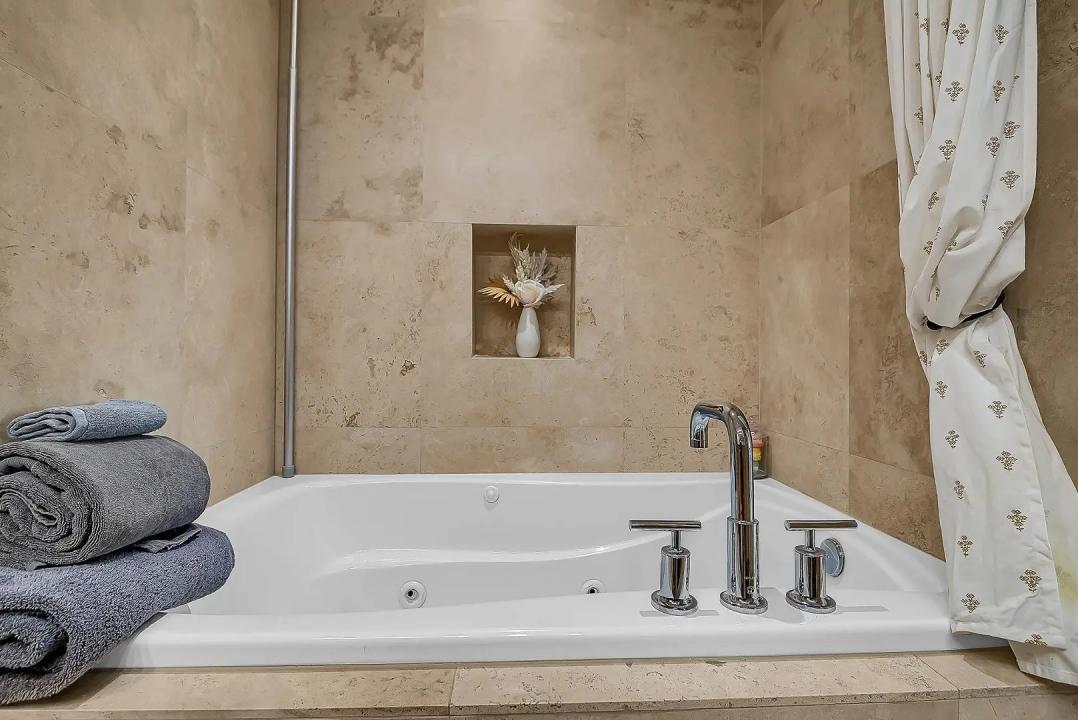 Real Estate Picture 50