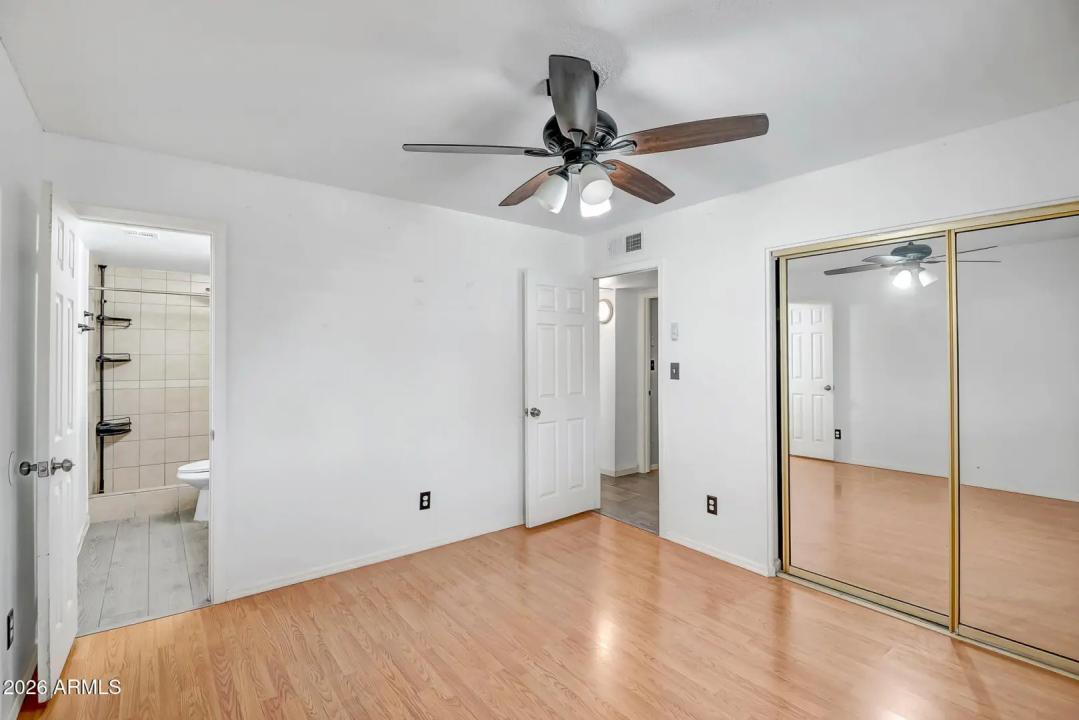 Real Estate Picture 7