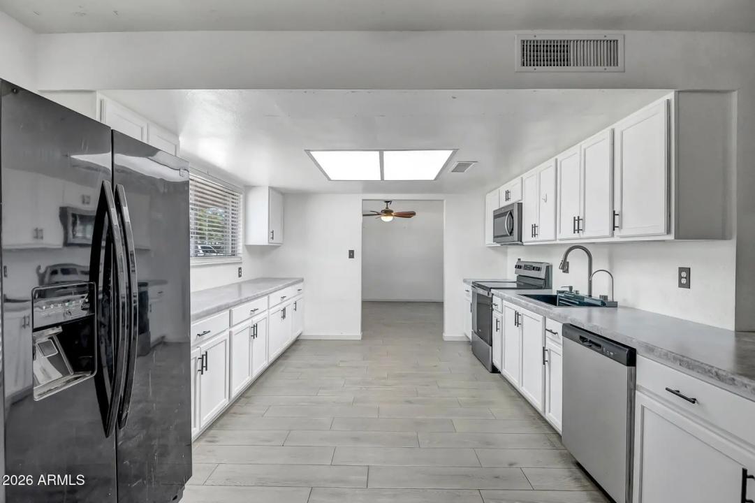 Real Estate Picture 15