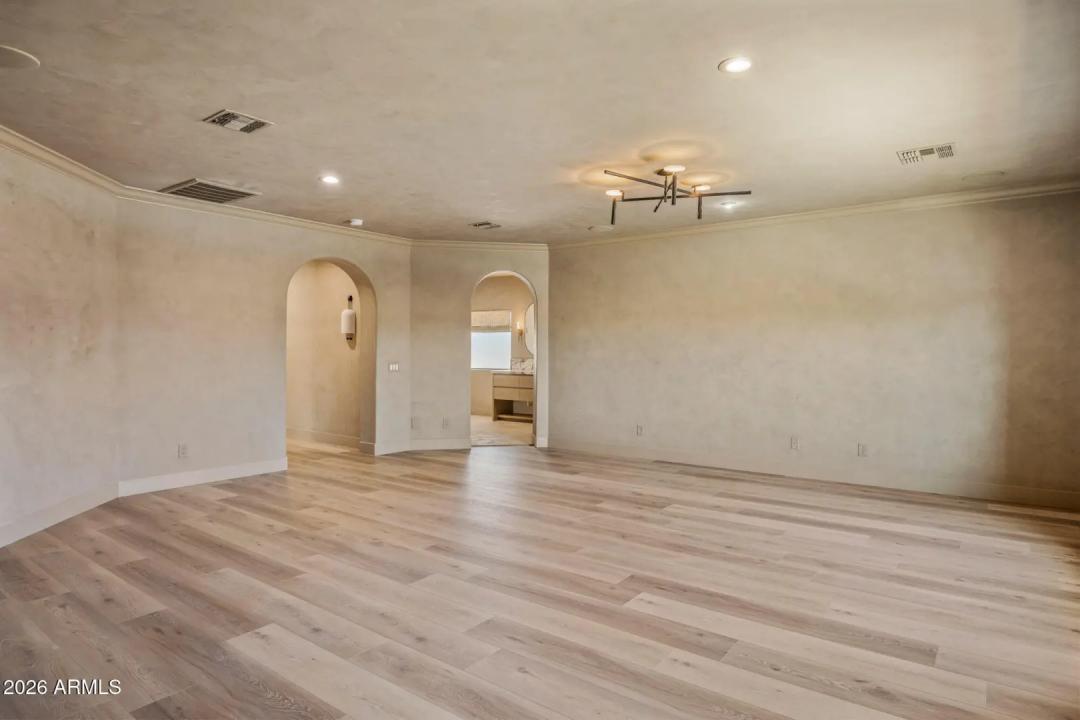 Real Estate Picture 23