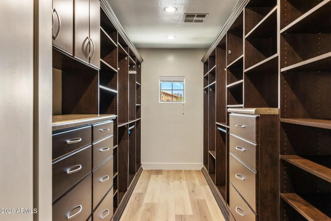 Real Estate Picture 25