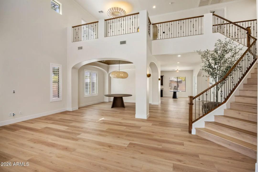 Real Estate Picture 8