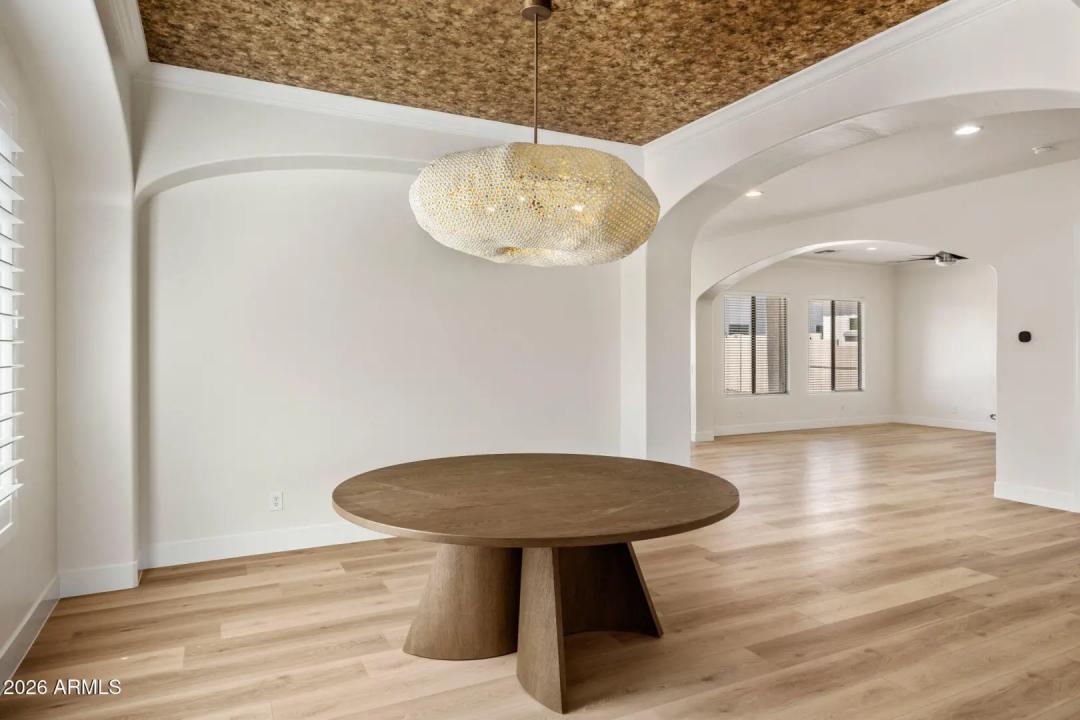 Real Estate Picture 4