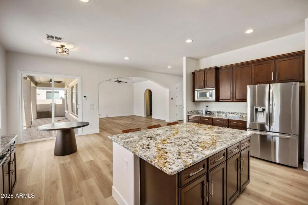 Real Estate Picture 13