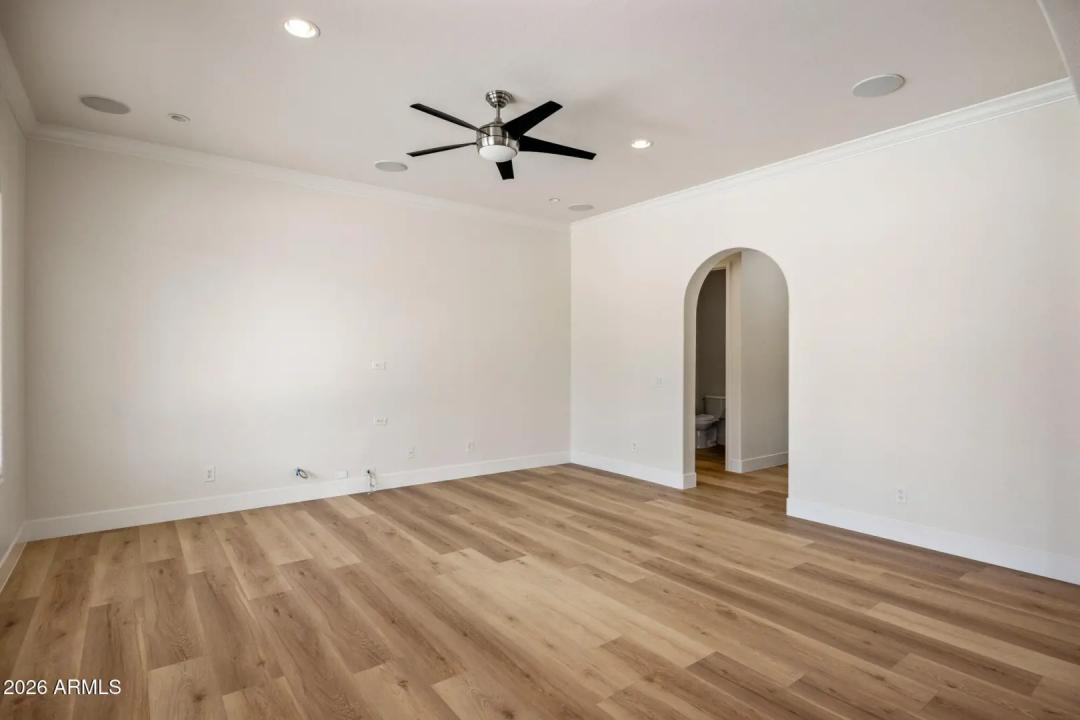 Real Estate Picture 15