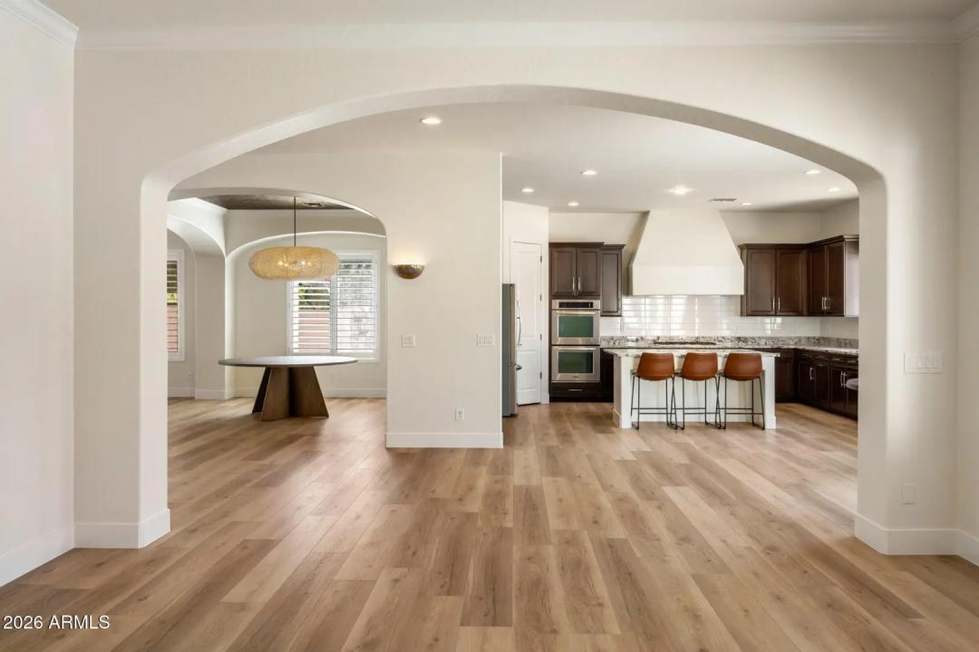 Real Estate Picture 11