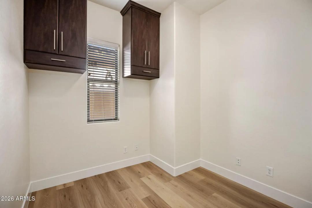 Real Estate Picture 16