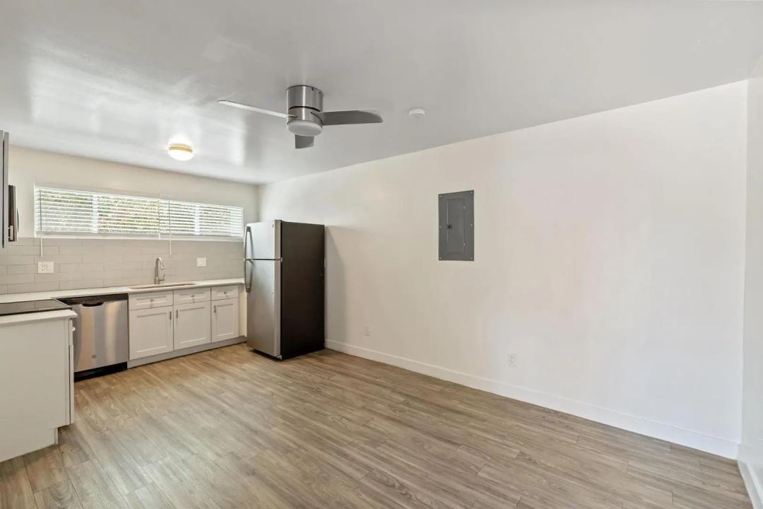 Real Estate Picture 6