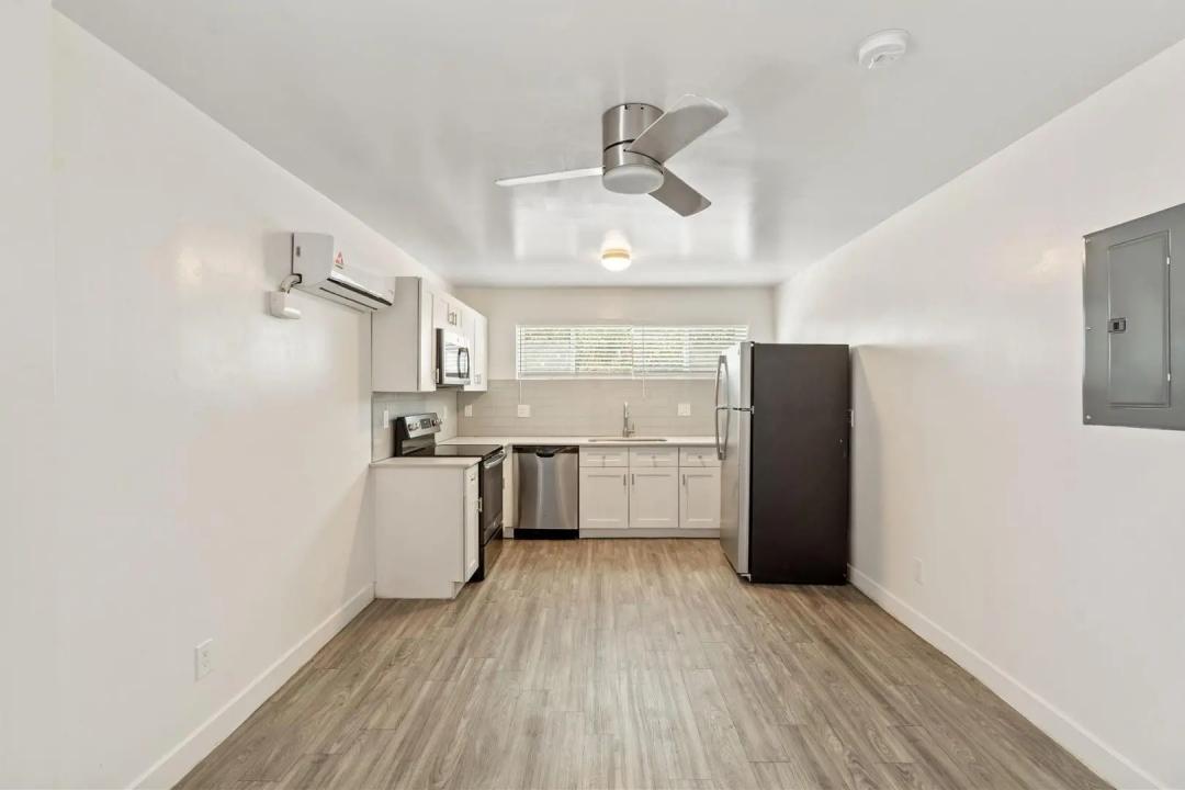 Real Estate Picture 7