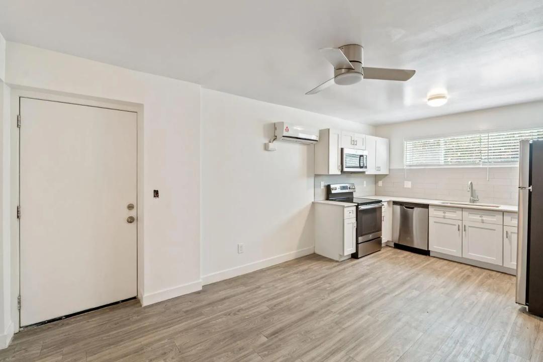 Real Estate Picture 8