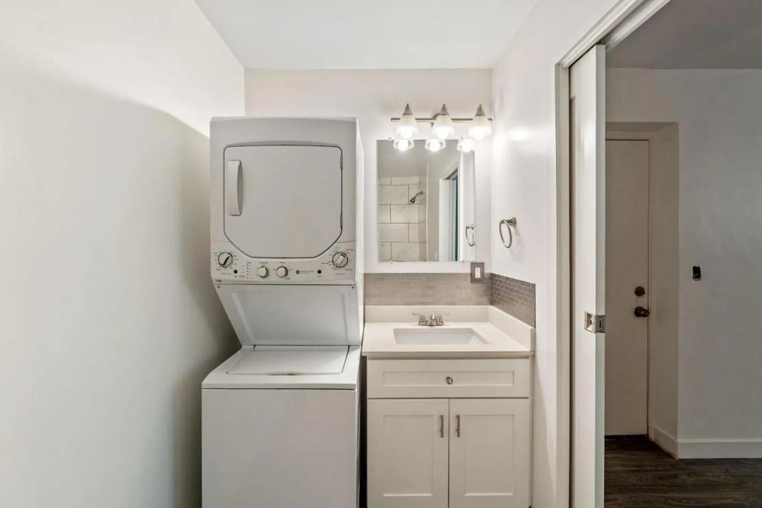 Real Estate Picture 11