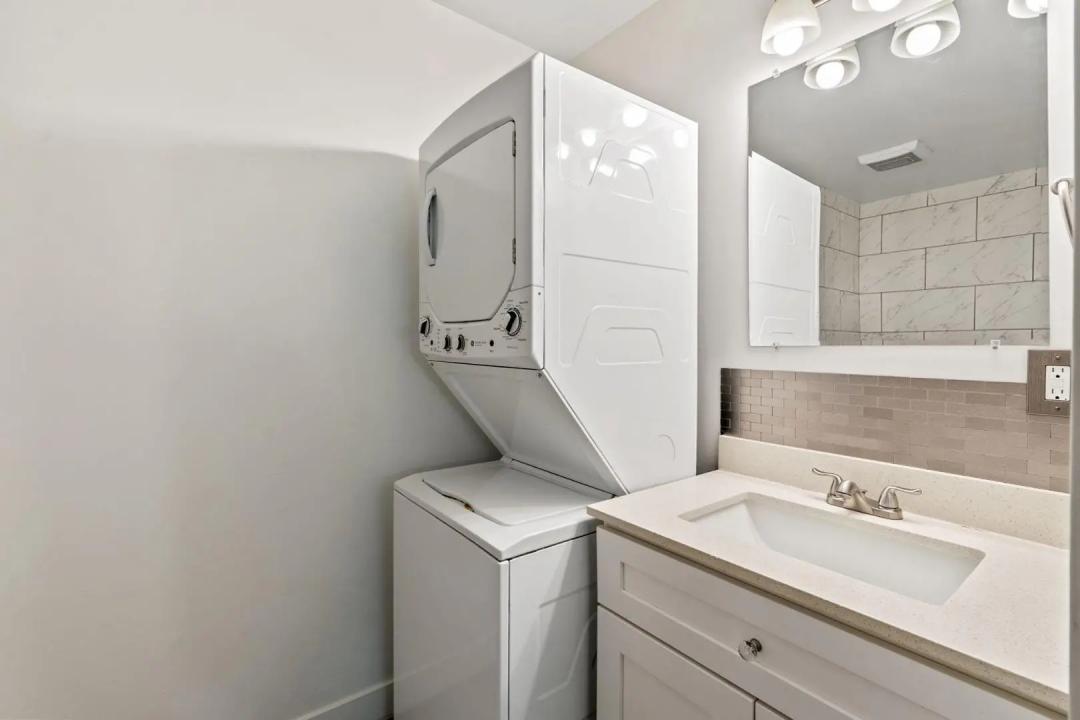 Real Estate Picture 12