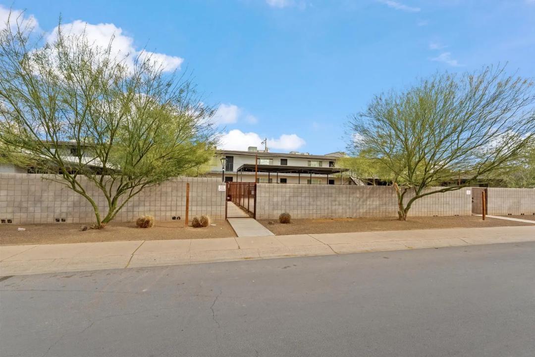 Real Estate Picture 13