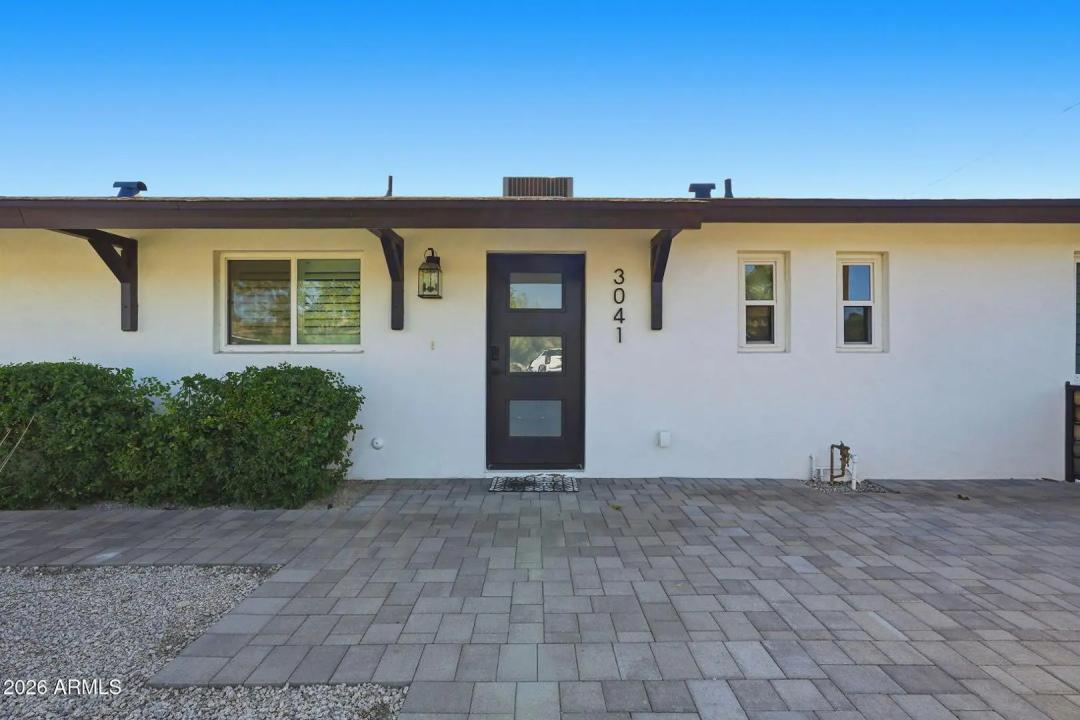Real Estate Picture 3