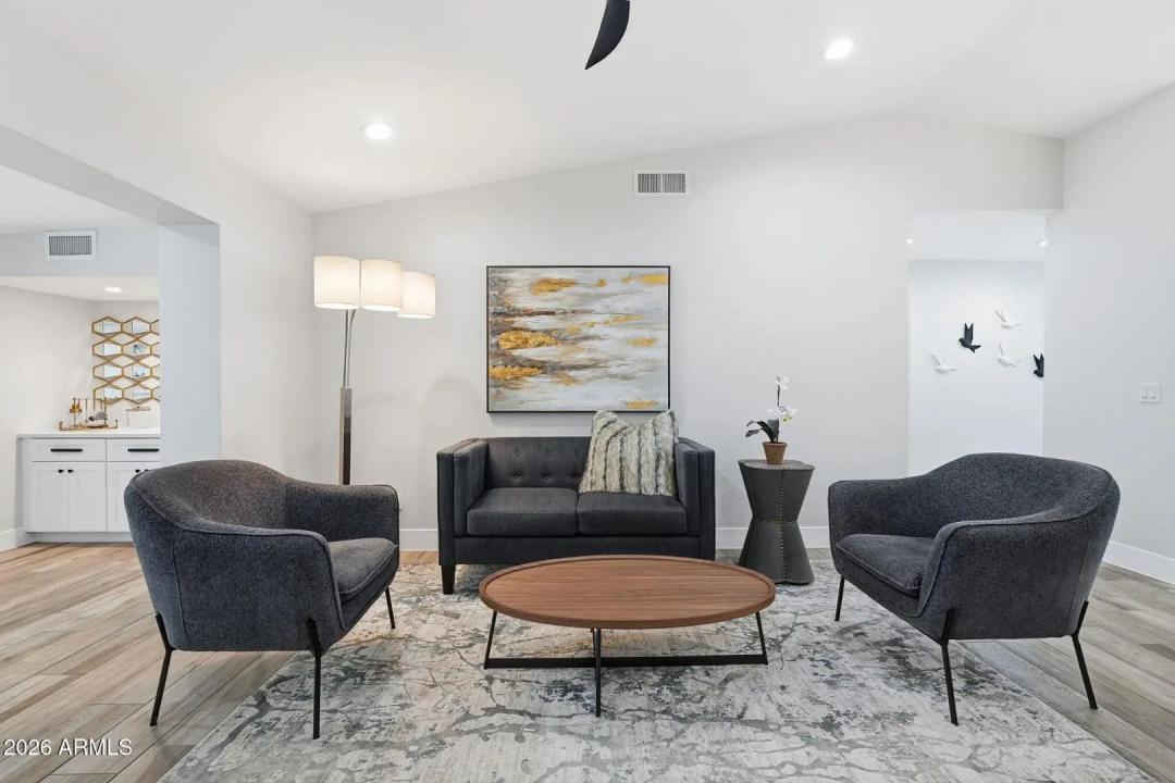 Real Estate Picture 6